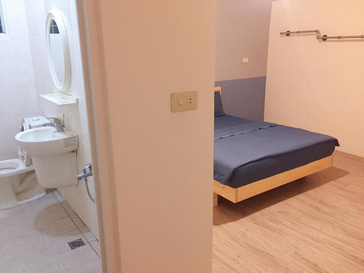 巷弄內的老宅 Hotel Pingtung Luaran gambar